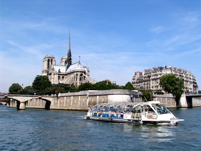 Seine river boat tours: Paris bateaux-mouches with a dog » Dog Jaunt