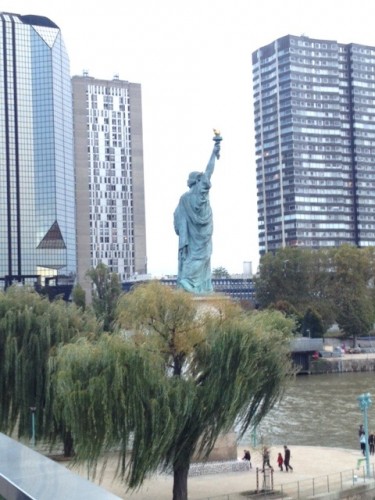 Paris's biggest Statue of Liberty replica (there are two others in town, plus a full-size replica of the torch), from the Pont de Grenelle.