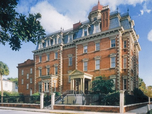 Charleston's Wentworth Mansion hotel (the Garden Rooms are pet-friendly)